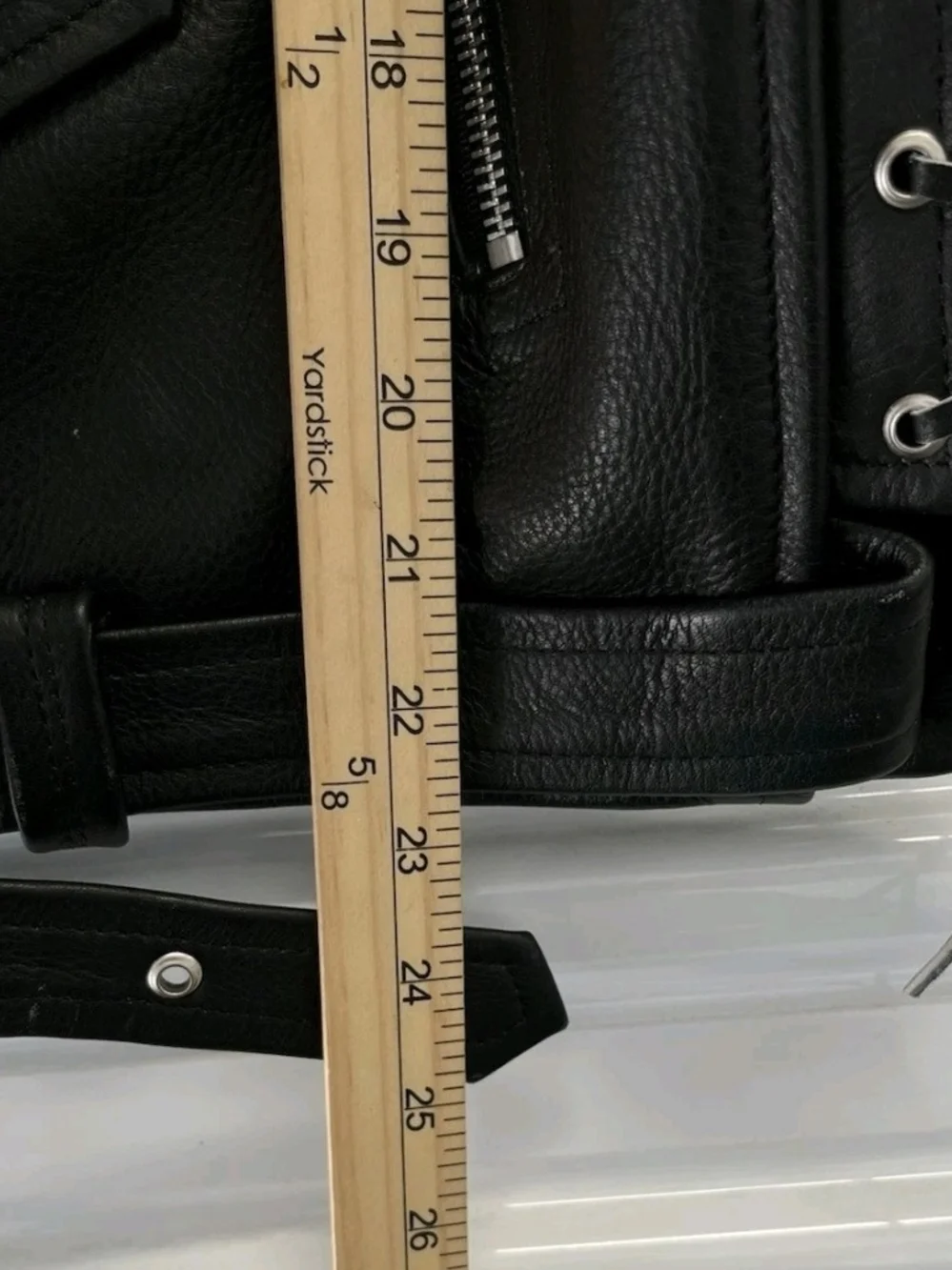 The Unbranded Brand classic black